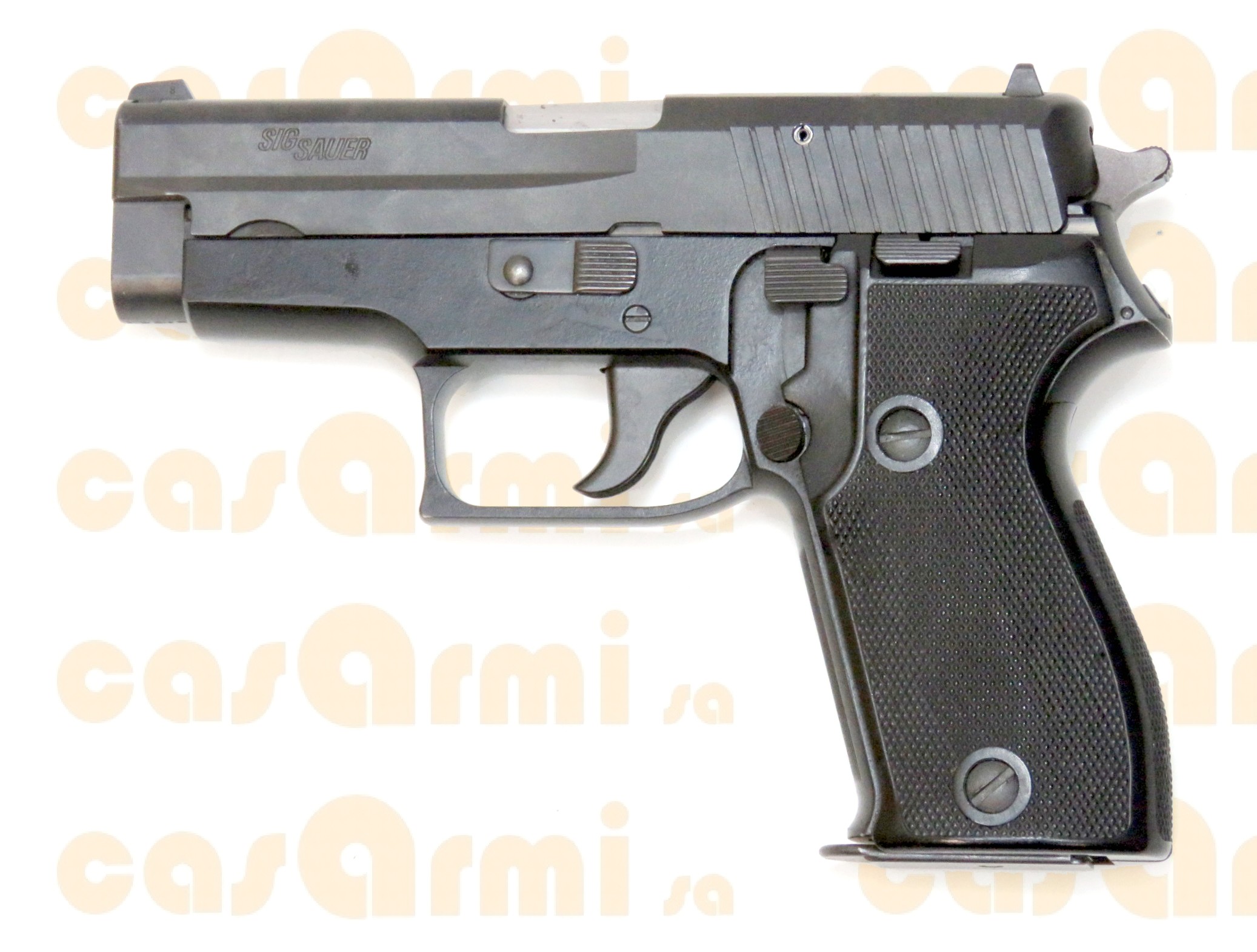 SIG SAUER mod. P225, con secondo caricatore e astuccio in cordura 9 Para